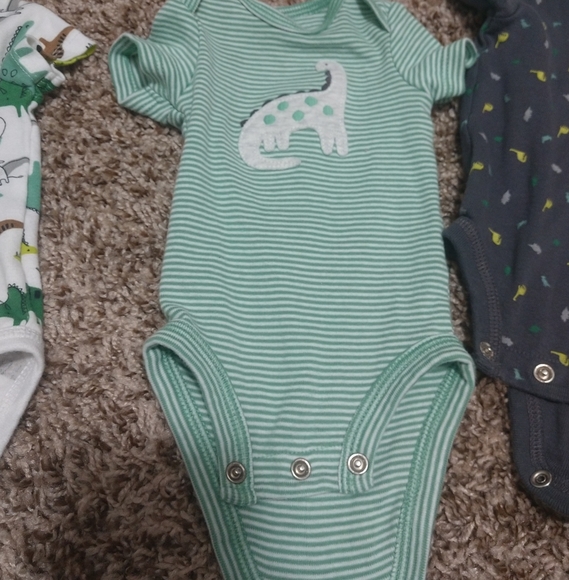 Dino Newborn Onsie Set - Picture 3 of 4
